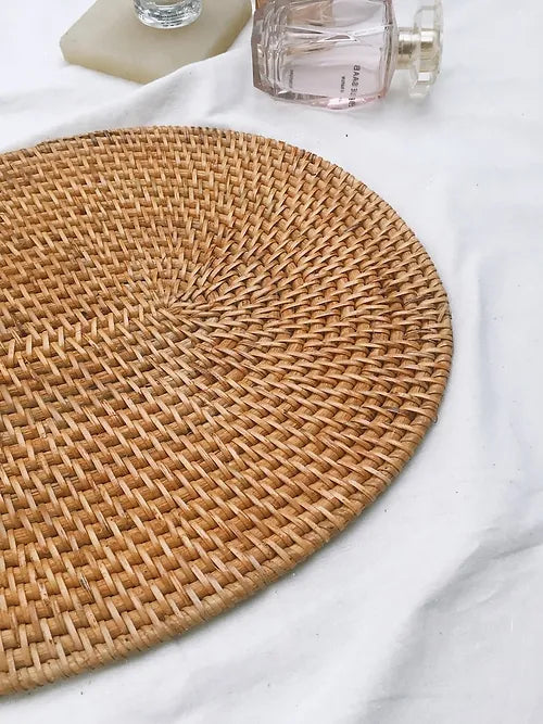 Paarvi Table mat